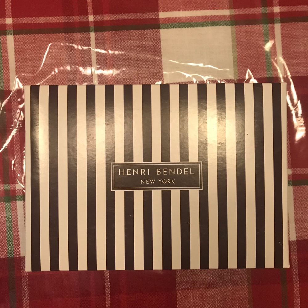 Henri Bendel gift box and tissue